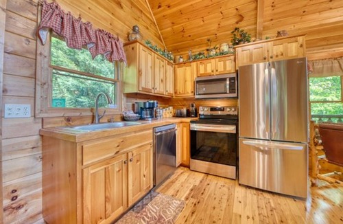 Wears Valley Cabin | Romantic, Secluded, Stunning views, hot tub, pool table, nearby draws, Top Ra.