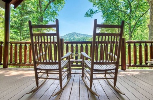 Wears Valley Cabin | Romantic, Secluded, Stunning views, hot tub, pool table, nearby draws, Top Ra.