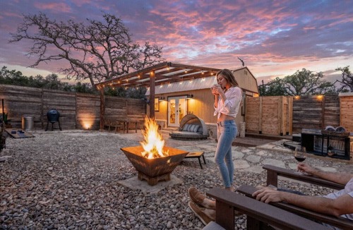 Wimberley Cabin | Romantic Tiny Luxury Retreat w/hot tub, sauna & outdoor shower in Wimberley/10 acres
