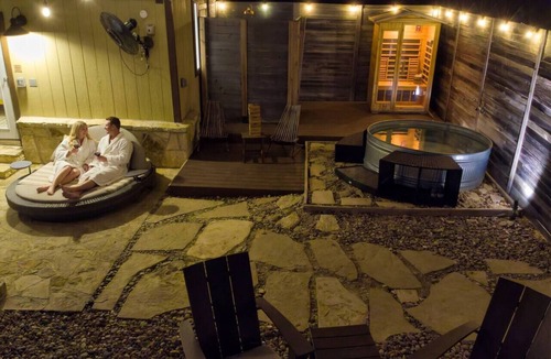 Wimberley Cabin | Romantic Tiny Luxury Retreat w/hot tub, sauna & outdoor shower in Wimberley/10 acres