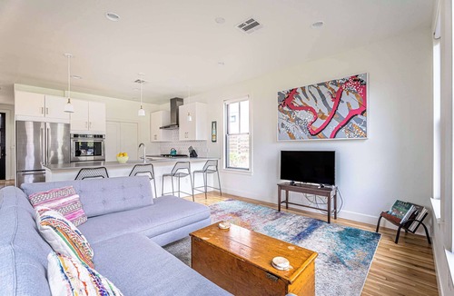 Foster Heights House | Rooftop Deck | 2 Miles to Downtown