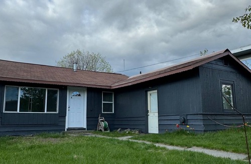 Russian Jack Park House | Russian Jack B Soothing house with WiFi in Anchorage