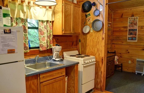 Cherokee Cabin | Rustic Family-Friendly Log Cabin in the Smoky Mountains, North Carolina