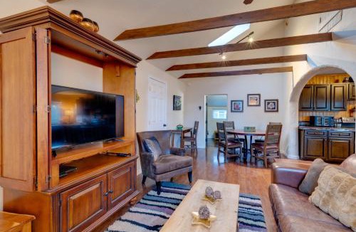 Green Mountain Falls House | Rustic Log Cabin w/Studio ~ 5 Mi to Pikes Peak!