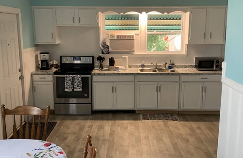 Willoughby Spit House | Rustic Ocean View Beach House - BEST Location in Ocean View! 2 bed/1 bath House