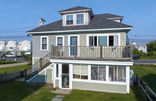 Rye Apartment | Rye Beach 1-Bedroom Condo | Private Beach Access & Walk to Petey’s Seafood