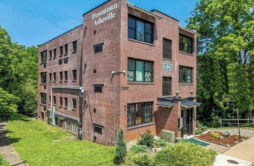 Charlotte Street Condo | Sabel #203 | Downtown Asheville king-suite condo with Wi-Fi, AC, and parking.