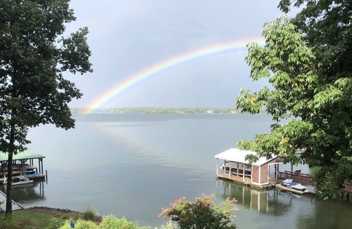 Mayhew Apartment | Sandy Beach Retreat on Popular Lake Norman Cove!!
