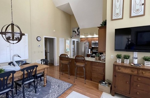 Sapphire House | Sapphire Valley Townhouse BEAUTIFUL-2 min. walk to amenities & restaurants!