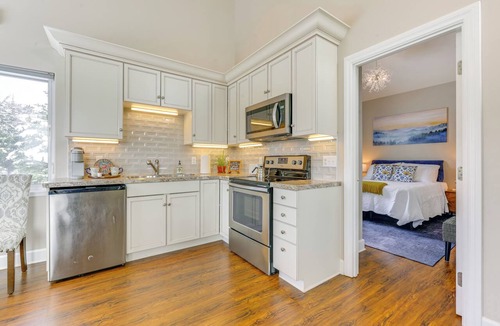 Homer Apartment | Scenic & Cozy 'Sweet Northern Comfort' in Homer!