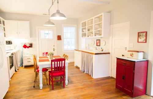 Tybee Island Cottage | Screened Inn c1925! Quiet North End Duplex! Screened porch. Beach Access!