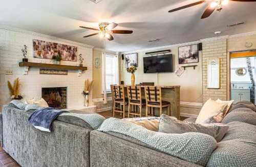 Charleston House | Screened Porch + Grill: Spacious Charleston Home!