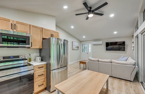 Tolland House | Screened Porch w/Lake View! Tolland Family Haven