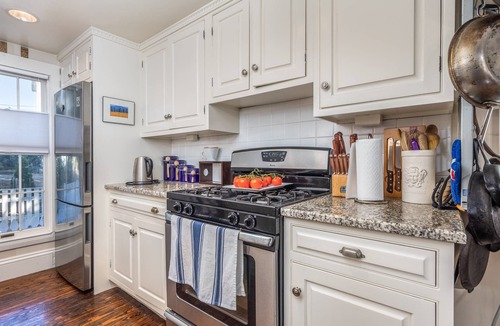 Swampscott House | SeaCity View: Roofdeck View of Ocean & Boston - 5min walk to Boston Trains!