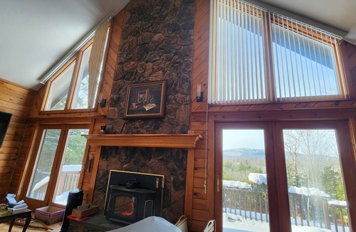 Jaffrey Cabin | Secluded 4-bedroom Log Cabin with Mt. Monadnock views. with AC