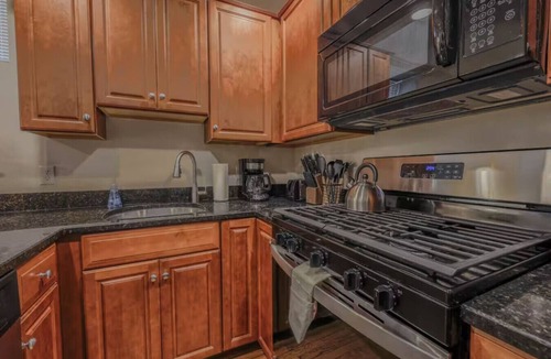 Fenway–Kenmore Apartment | Simple 2 Bd/2 bth | Washer/Dryer | Close to Fenway