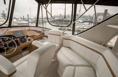 Thompson Square - Bunker Hill Boat Rental | Six-Person Luxury Yacht Rental in the Boston Harbor of Massachusetts