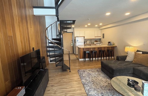 Alyeska Condo | Ski In Ski Out Condo in Girdwood - Gorgeous views! Walk to shops & restaurants!