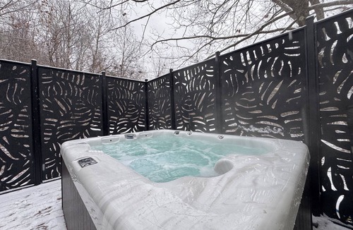 Northfield House | Skylight Barn Retreat w/Hot Tub Near Highland