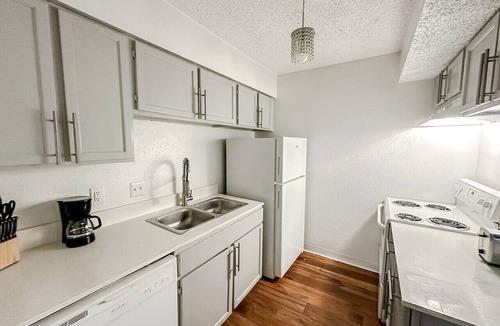 Windsor Park Apartment | Sleepover | Peaceful 1BD/1BA + Gym - Austin TX