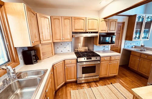 Country Club Estates House | Sleeps 13. Quiet In-Town Rehoboth Beach House. Walk to Beach & Downtown