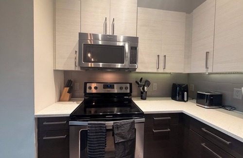 Peachtree Center Apartment | Soothing 1-bedroom apartment in vibrant Atlanta perfect for relaxing stay