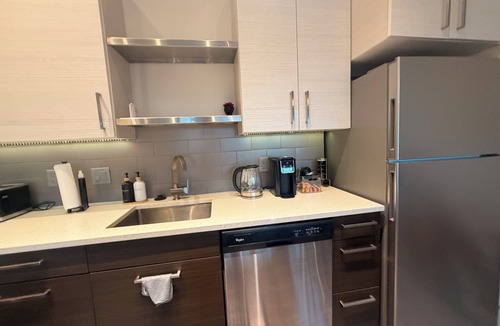 Peachtree Center Apartment | Soothing 1-bedroom apartment in vibrant Atlanta perfect for relaxing stay