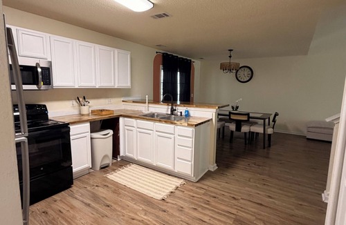 Port Wentworth House | Soulful Retreat 4BR Mins to Airport & Downtown