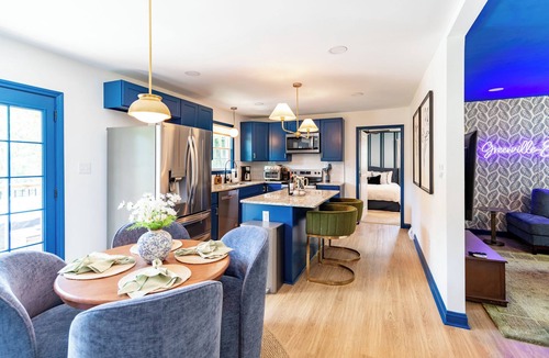 Berea House | Southern Retreat Pool, Hot Tub & Games Near DT