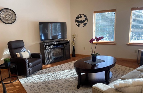 Rabbit Creek Apartment | Southside 2-bedroom guest suite, ground level with private entrance