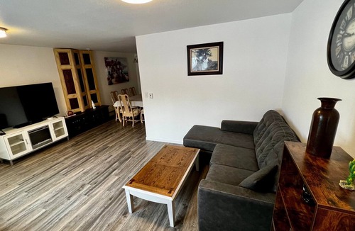 Sand Lake Apartment | Southside 3bd 2bt apartment