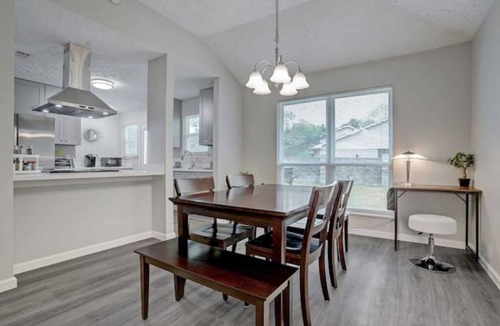 Southbelt/Ellington House | Space & Shore Retreat/3BR Near NASA & Kemah