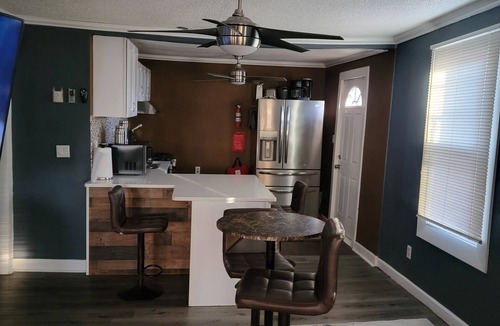 Kansas City House | Spacious 2-bedroom house in enchanting Kansas City with AC, NSD-STRMAJ-00254