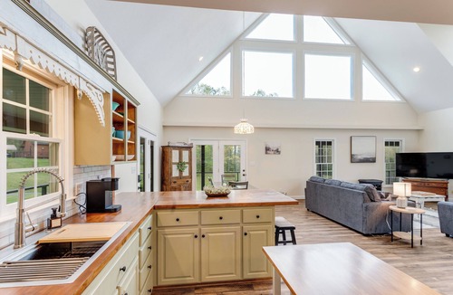 Waynesville House | Spacious 2-bedroom home with amazing views, minutes to downtown Waynesville