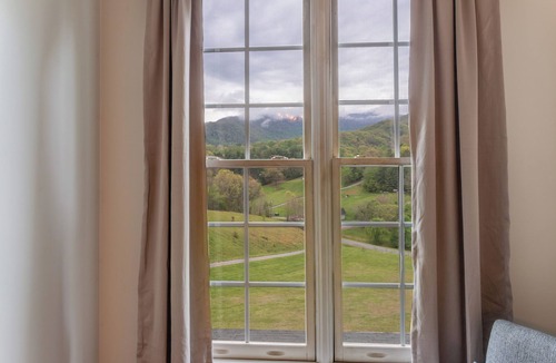 Waynesville House | Spacious 2-bedroom home with amazing views, minutes to downtown Waynesville