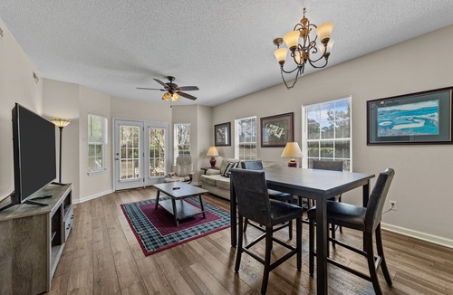 Red Hill Condo | Spacious 2BR/2BA Golf Villa that sleeps 8 at Famous Legends Golf Course