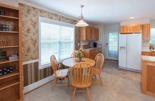 Otto House | Spacious 2BR Retreat|Foosball, Kitchen|Superhost