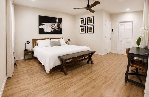 Del Valle Other | Spacious 3 full baths 10 beds 3-story house with private backyard in Del Valle