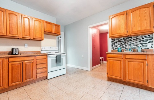 Worcester Apartment | Spacious 4-bedroom apartment close to UMass Medical and St. Vincent Hospital