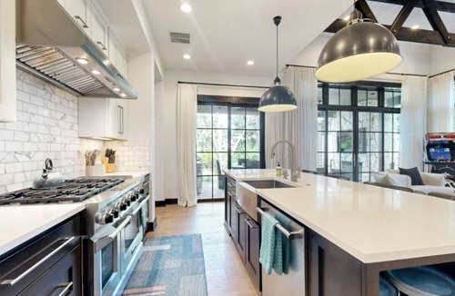 Spicewood House | Spacious 4 Bedroom Designer Home within the gates of The Reserve!