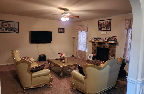 Covington House | Spacious 4-bedroom house with fitness room, WiFi in cool Covington