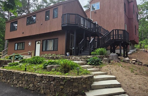 Wrentham House | Spacious 4 Bedroom Retreat Near Gillette Stadium Sleeps 8 Wrentham.
