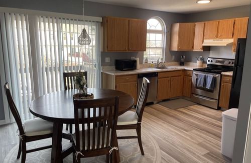 Middletown House | Spacious 4 Bedroom Townhouse- Location, Location!