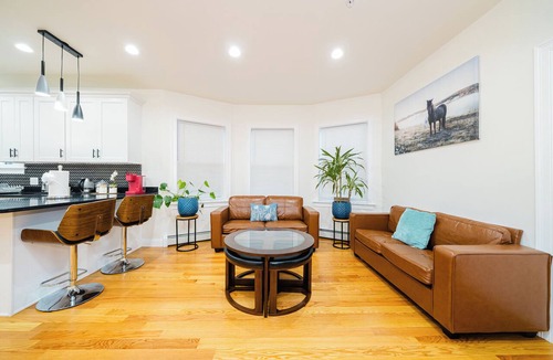 Worcester Apartment | Spacious 4BR Group Stay Near I290 & Clark Uni/WPI/WSU, Free Parking, Laundry 161