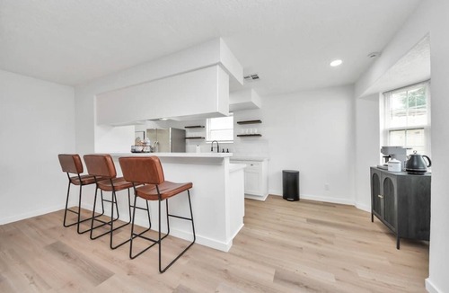 Southbelt/Ellington House | Spacious 4Br - Ksizebed, pet Friendly with game room and patio