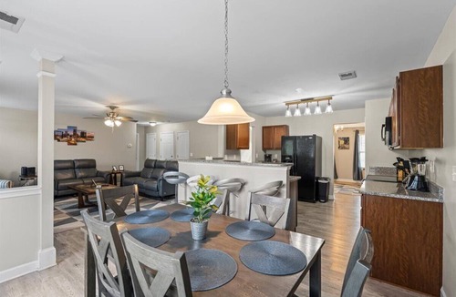 Charlotte House | Spacious 5-bedroom house in tranquil Charlotte with AC