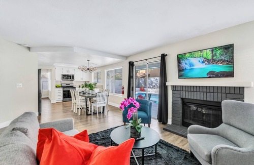 Spring Valley House | Spacious 5-bedroom house in beautiful Las Vegas with outdoor pool and grill!