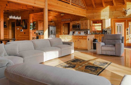 Dobson Cabin | Spacious 5BR Mountain Escape Mt. Airy | With Views