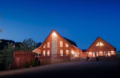 Dobson Cabin | Spacious 5BR Mountain Escape Mt. Airy | With Views