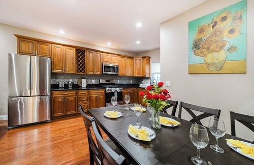 Milton Apartment | Spacious 6BR Family Stay Near Boston/Blue Hills, Free Parking & Pet-Friendly 172
